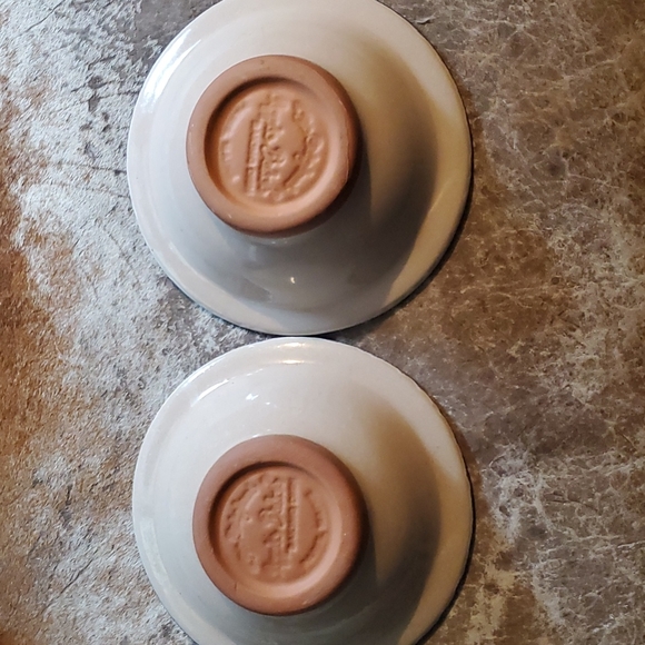 Pair Blue on White Combed Rim Original Apple bakers - Picture 2 of 5